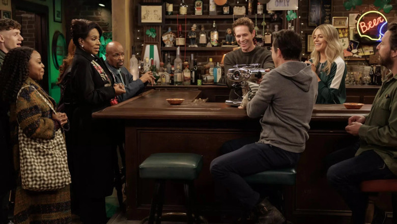 Always Sunny S17E01 The Gang F***s Up Abbott Elementary